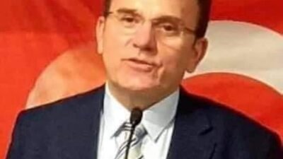 Önce dış güçlere biat et,Siyaseti dışarıdan tanzim et,Demokrasiyi tahrip et,Ayakları