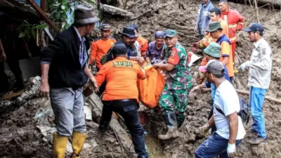 Kuzey Sumatra'da meydana gelen heyelan ve sel felaketlerinde 13 kişi