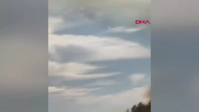 Antalya'nın Kumluca ilçesinde çıkan orman yangını, 100 kişilik ekiple kontrol