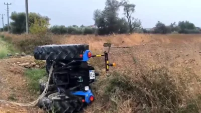 Manavgat'ta askere gitmeye hazırlanan genç, traktörün devrilmesi sonucu yaralandı.