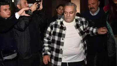 Şarkıcı Serdar Ortaç ve sunucu Mehmet Ali Erbil'in 'yasa dışı