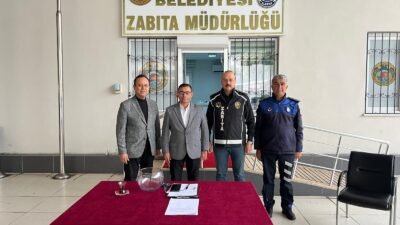 Alanya Belediyesi Zabıta Müdürlüğü ekiplerinin Cuma Pazarı’nda yaptığı denetimler sonucu