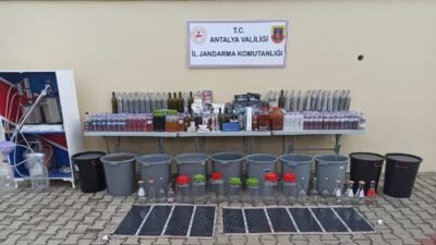 Alanya’da yabancı uyruklu bir şüpheli, evini alkol imalathanesine çevirerek yüzlerce