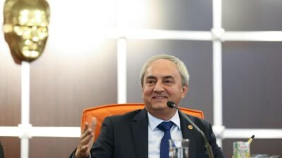 Kepez Belediye Başkanı Mesut Kocagöz, yılın son meclis toplantısında geçmiş