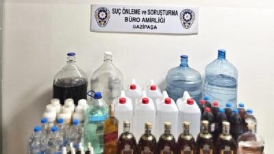 Antalya’nın Gazipaşa ilçesinde polis ekiplerince yasadışı alkol üretimi ve satışını