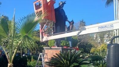 Alanya Belediyesi Gazi Mustafa Kemal ATATÜR anıtlarını onarıyor 17.12.2024 tarihinde