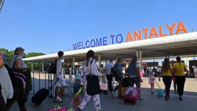 Antalya’ya 22 Aralık pazar günü 20 bin turist geldi. Antalya
