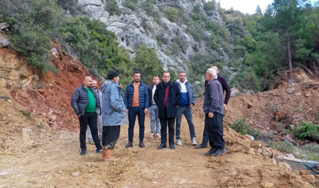 Gazipaşa Belediyesi Fen İşleri Müdürlüğü ekipleri, aralıksız sürdürdüğü yol çalışmalarına