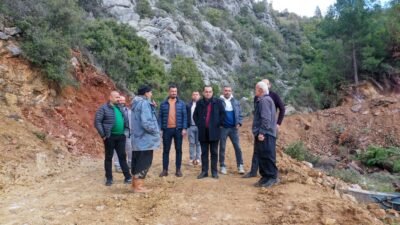 Gazipaşa Belediyesi Fen İşleri Müdürlüğü ekipleri, aralıksız sürdürdüğü yol çalışmalarına