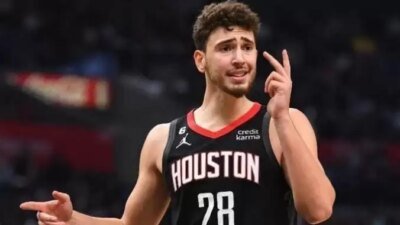 NBA'de Houston Rockets, Dallas Maverikcs'i 133-96'lık skorla mağlup etti. Alperen