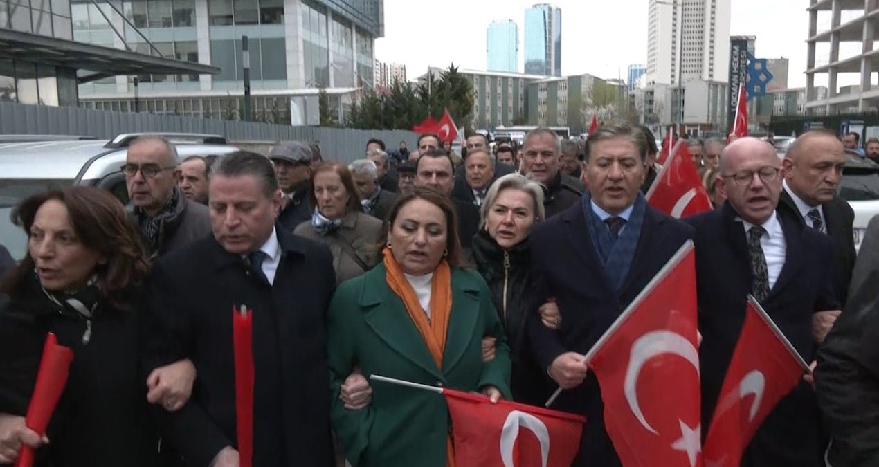 CHP milletvekilleri, İBB Başkanı Ekrem İmamoğlu’na destek olmak ve gözaltına