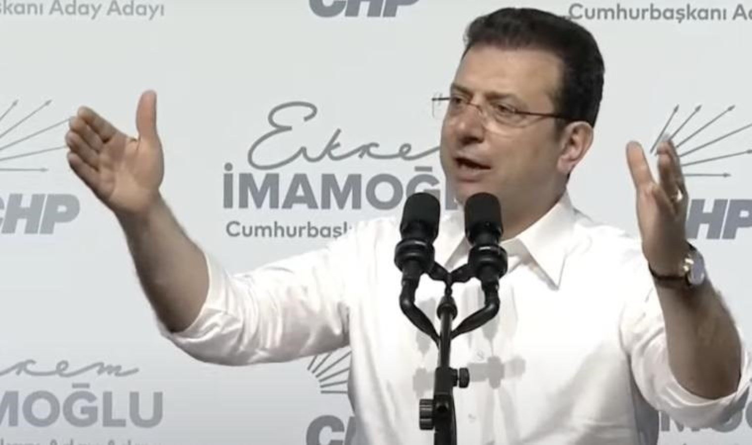 İstanbul Büyükşehir Belediye Başkanı (İBB) Ekrem İmamoğlu, yurt gezileri kapsamında
