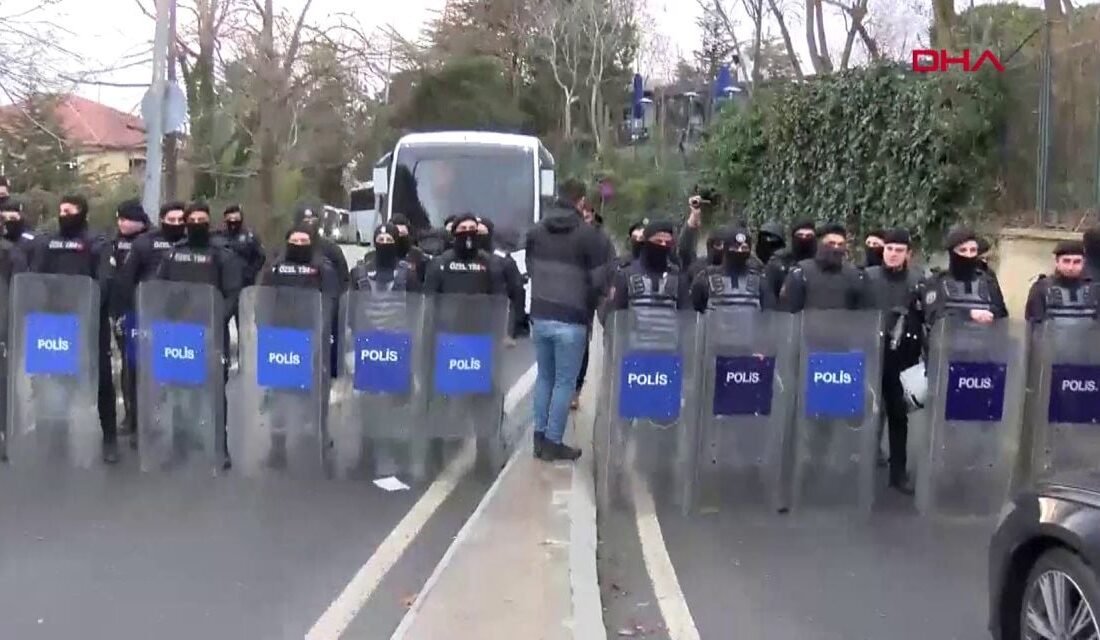 İstanbul Büyükşehir Belediye (İBB) Başkanı Ekrem İmamoğlu ile 105 kişi