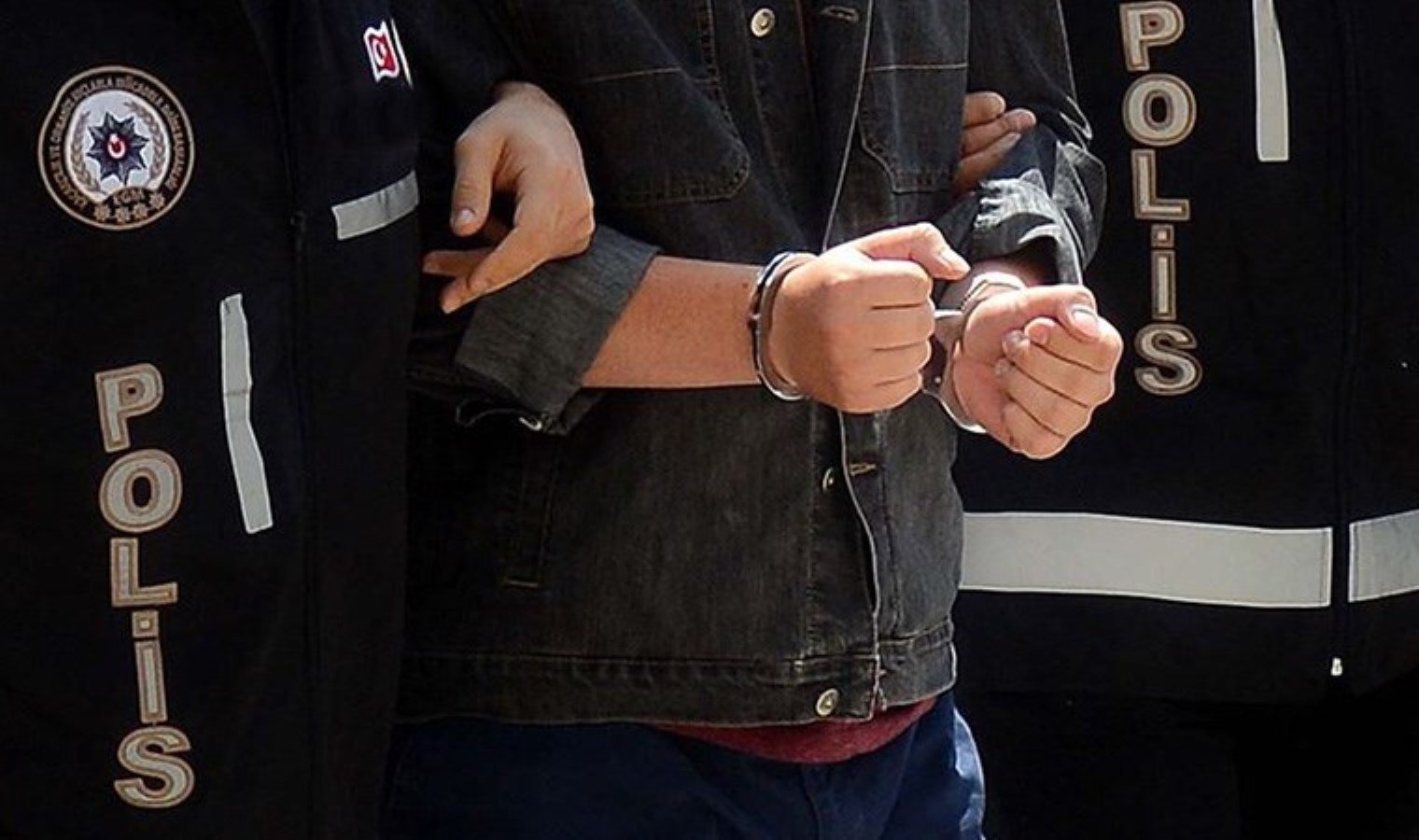 Muğla’nın Milas ilçesinde jandarma ekipleri tarafından düzenlenen operasyonda ruhsatsız silah