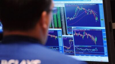 Küresel piyasalarda, ABD Başkanı Donald Trump'ın açıkladığı otomobil tarifelerinin etkisiyle