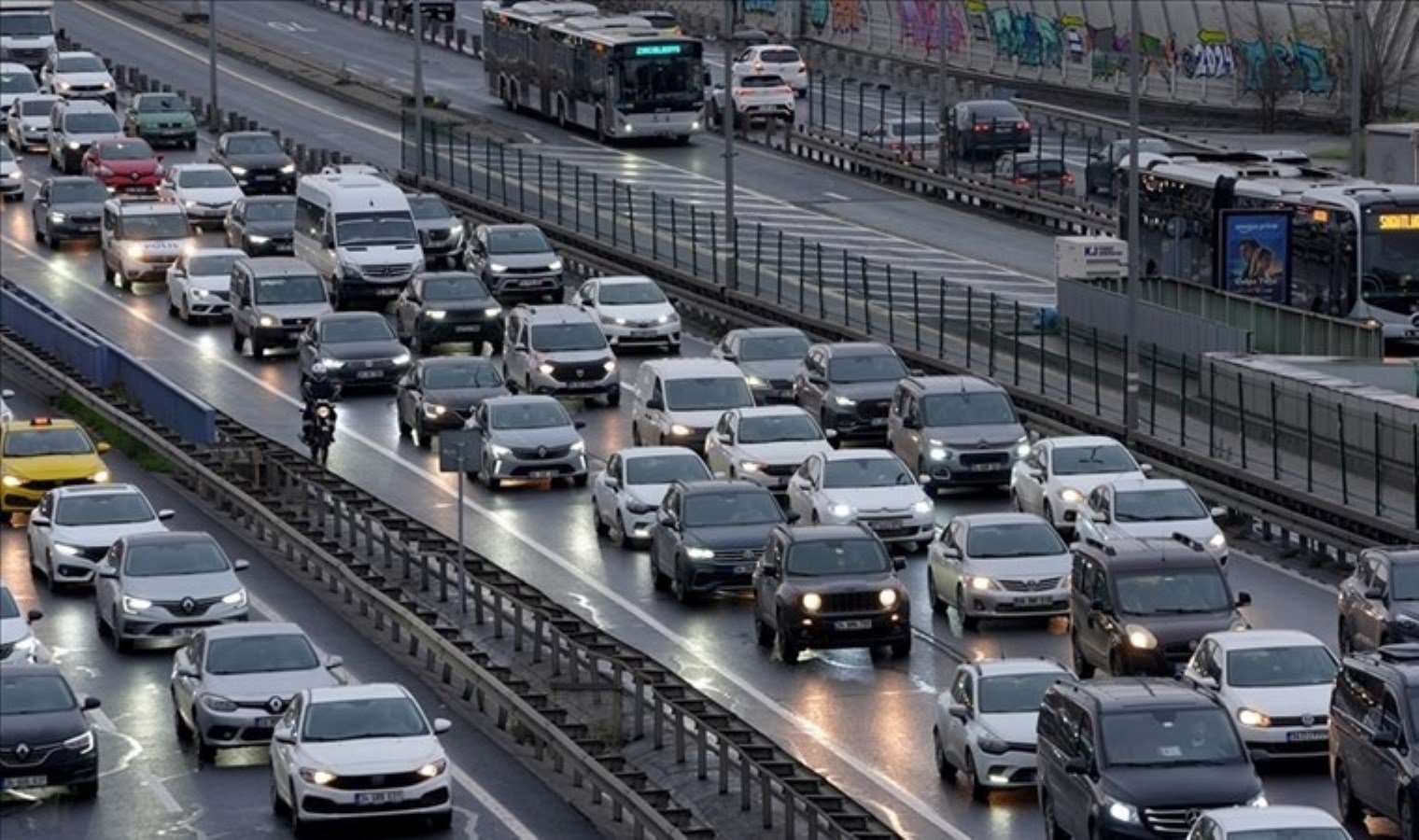 Yabancı plakalı araçların Türkiye'yi terk etmeden önce özel otoyollarındaki geçiş