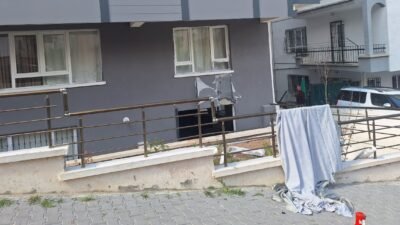Çankaya'nın Tınaztepe Mahallesi Ballıbaba Sokak'ta bulunan 4 katlı apartmanın bodrum