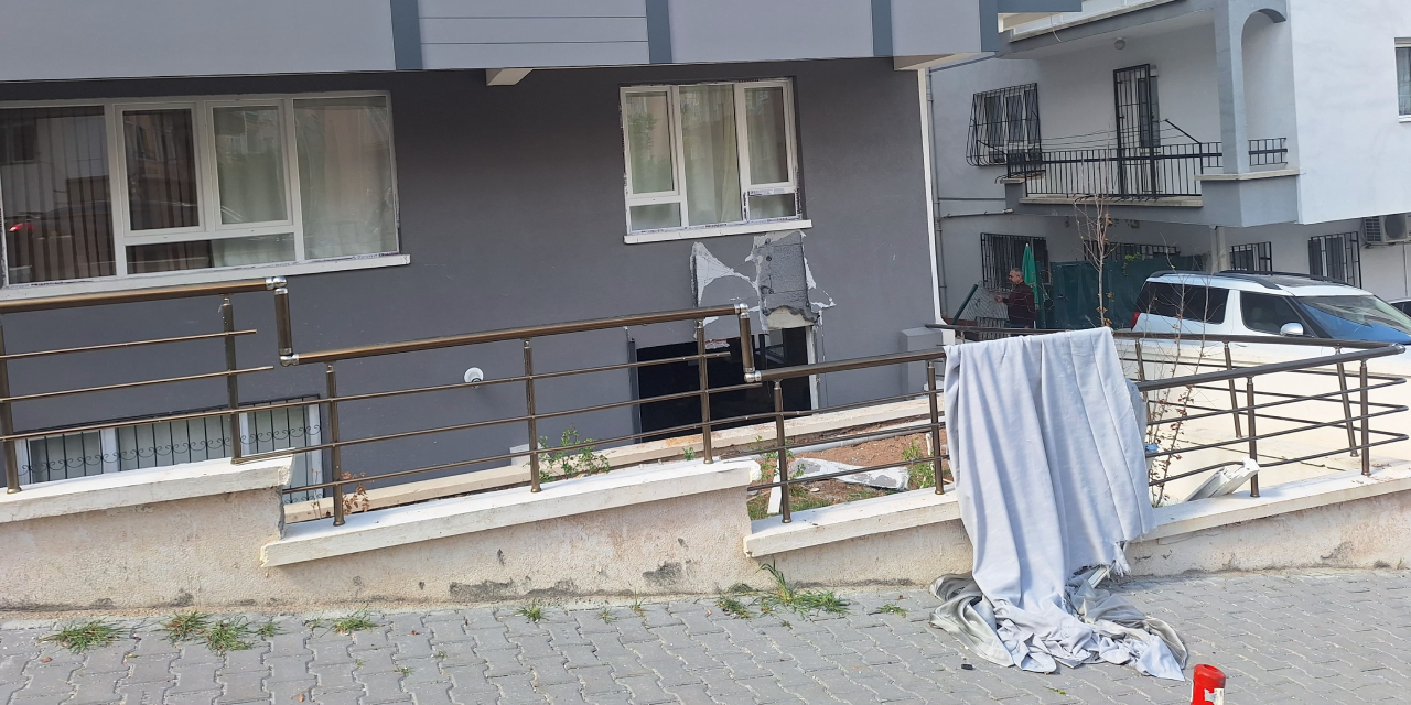Çankaya'nın Tınaztepe Mahallesi Ballıbaba Sokak'ta bulunan 4 katlı apartmanın bodrum