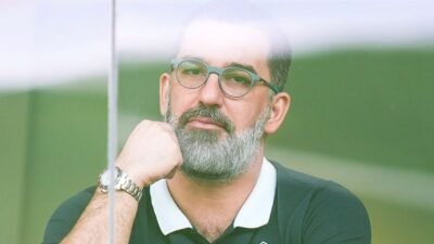 Süper Lig ekiplerinden Eyüpspor’un milli kaleci Berke Özer, Premier Lig