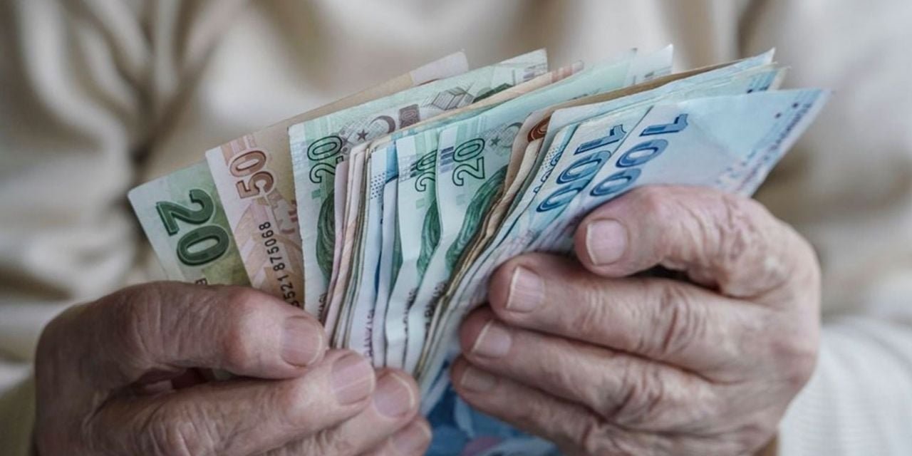 CHP Genel Başkan Yardımcısı Gökan Zeybek, "2025 yılı başında asgari
