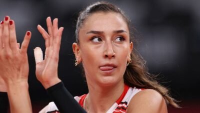 A Milli Takım'ın ve Eczacıbaşı Dynavit'in yıldız oyuncusu Hande Baladın'ın