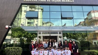 Alanya Belediyesi Hanife Cebeci Kreş ve Çocuk Akademisi öğrencileri, öğretmenleri