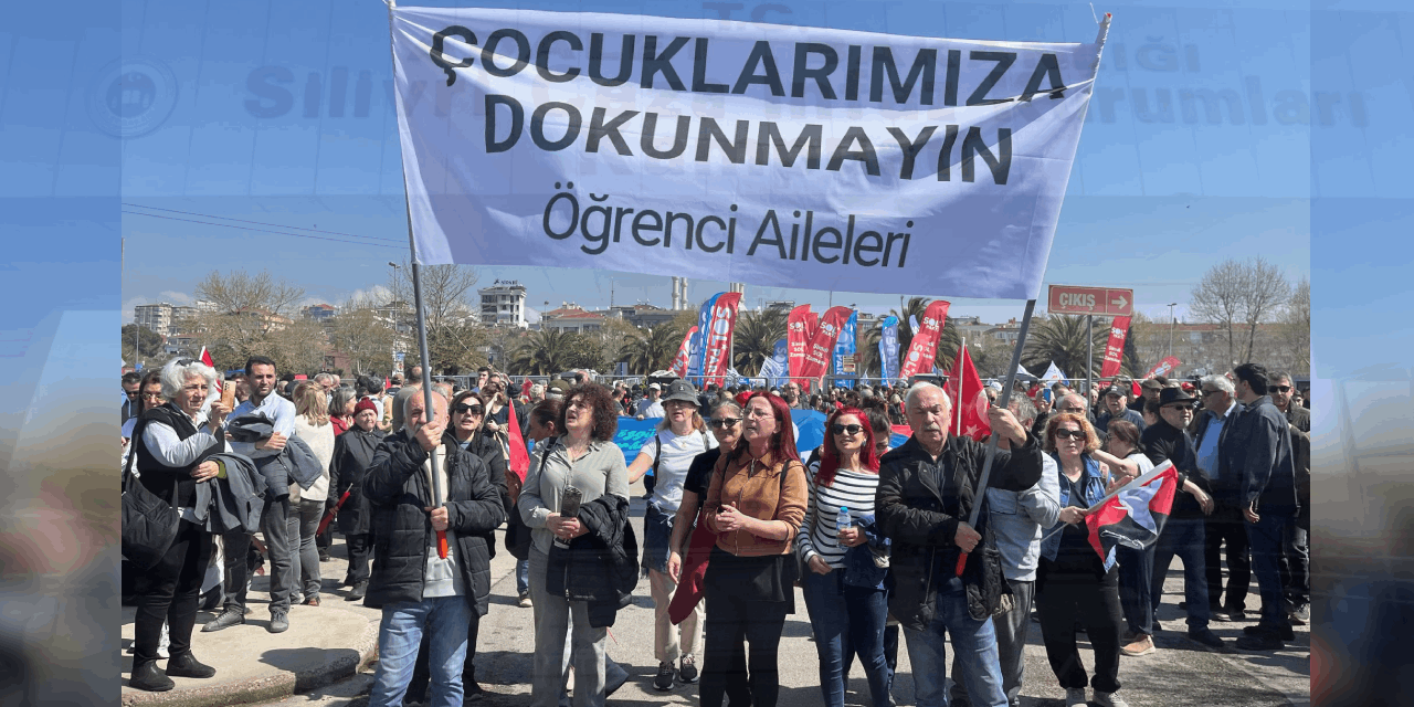 İmamoğlu’nun 19 Mart tarihinde gözaltına alınmasının ardından başlayan anayasal gösteri