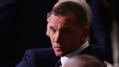 Efsanevi futbolcu, sözlerine kendisini İcra Kurulu'na aday gösterdikleri için bölgesel