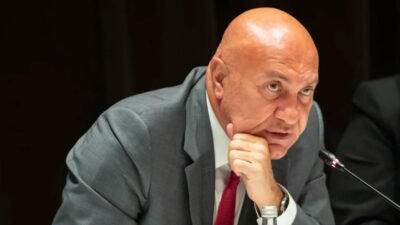 Fenerbahçe Kulübü Yönetim Kurulu Üyesi Ahmet Ketenci, Samsunspor Başkanı Yüksel