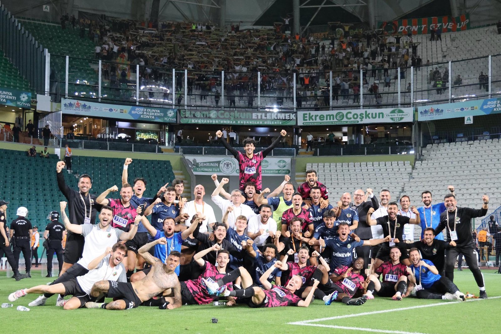 Süper Lig’in 37. haftasında Alanyaspor deplasmanda karşılaştığı Konyaspor’u 2-1 mağlup