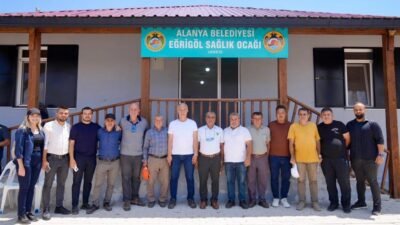 BAŞKAN ÖZÇELİK DOĞU VE BATI YAYLALARINA ÇIKARMA YAPTI Alanya Belediye Başkanı Osman Tarık Özçelik, geçtiğimiz yıl olduğu gibi