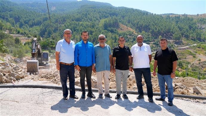 Alanya Belediyesi tarafından Başköy’deki heyelan riskini bitirmeye yönelik başlatılan çalışmalar