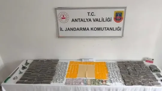 Antalya İl Jandarma Komutanlığı ekiplerince, uyuşturucu madde ticaretine yönelik yürütülen