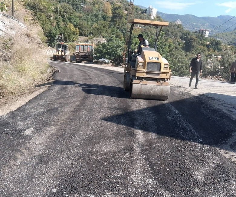 Büyükşehir ekipleri yolları kışa hazırlıyor Antalya Büyükşehir Belediyesi, Alanya’nın kırsal