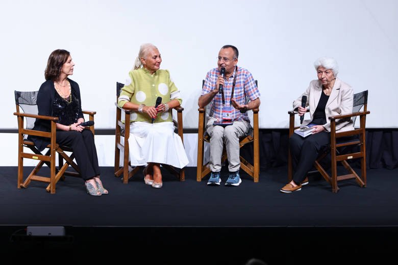 Film gösterimlerinin yanı sıra gerçekleştirdiği panellerle sinema sektörüne katkıda bulunan