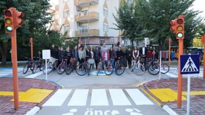 KADINLARA ÜCRETSİZ BİSİKLET EĞİTİMİ Alanya Belediyesi ve İlçe Gençlik Spor