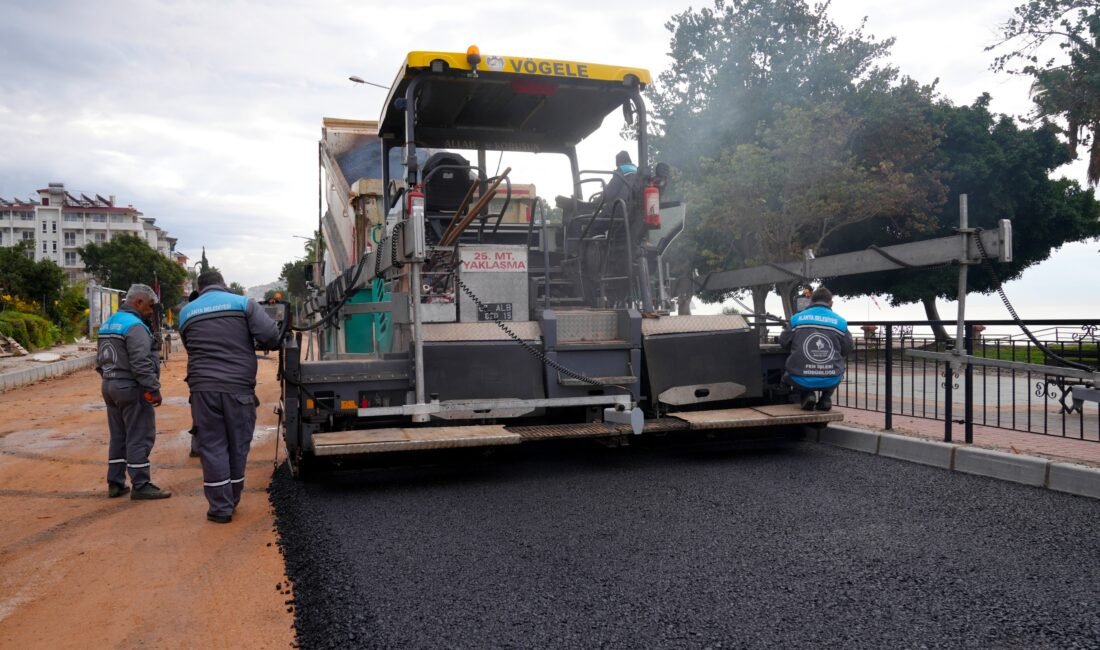 Alanya Belediyesi koordinesinde 6 altyapı şirketi ile Atatürk Caddesi’nde başlatılan