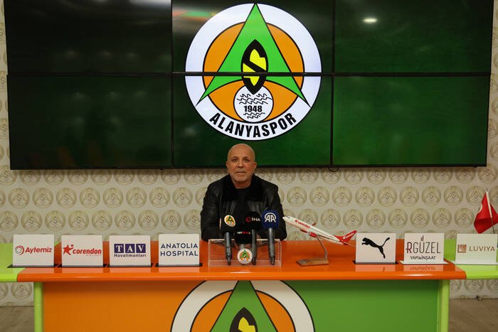 Alanyaspor Başkanı Hasan Çavuşoğlu, ligin ilk yarısı, transfer ve gündemdeki