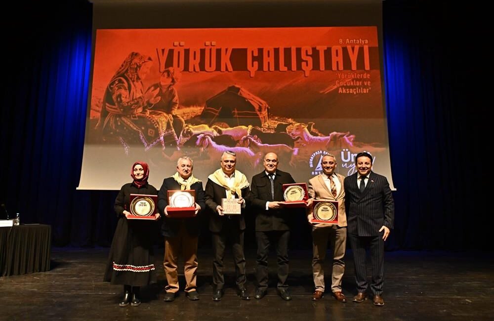 Antalya Muratpaşa Belediyesi tarafından geleneksel hale getirilen Yörük Çalıştayı’nın 8’incisi,