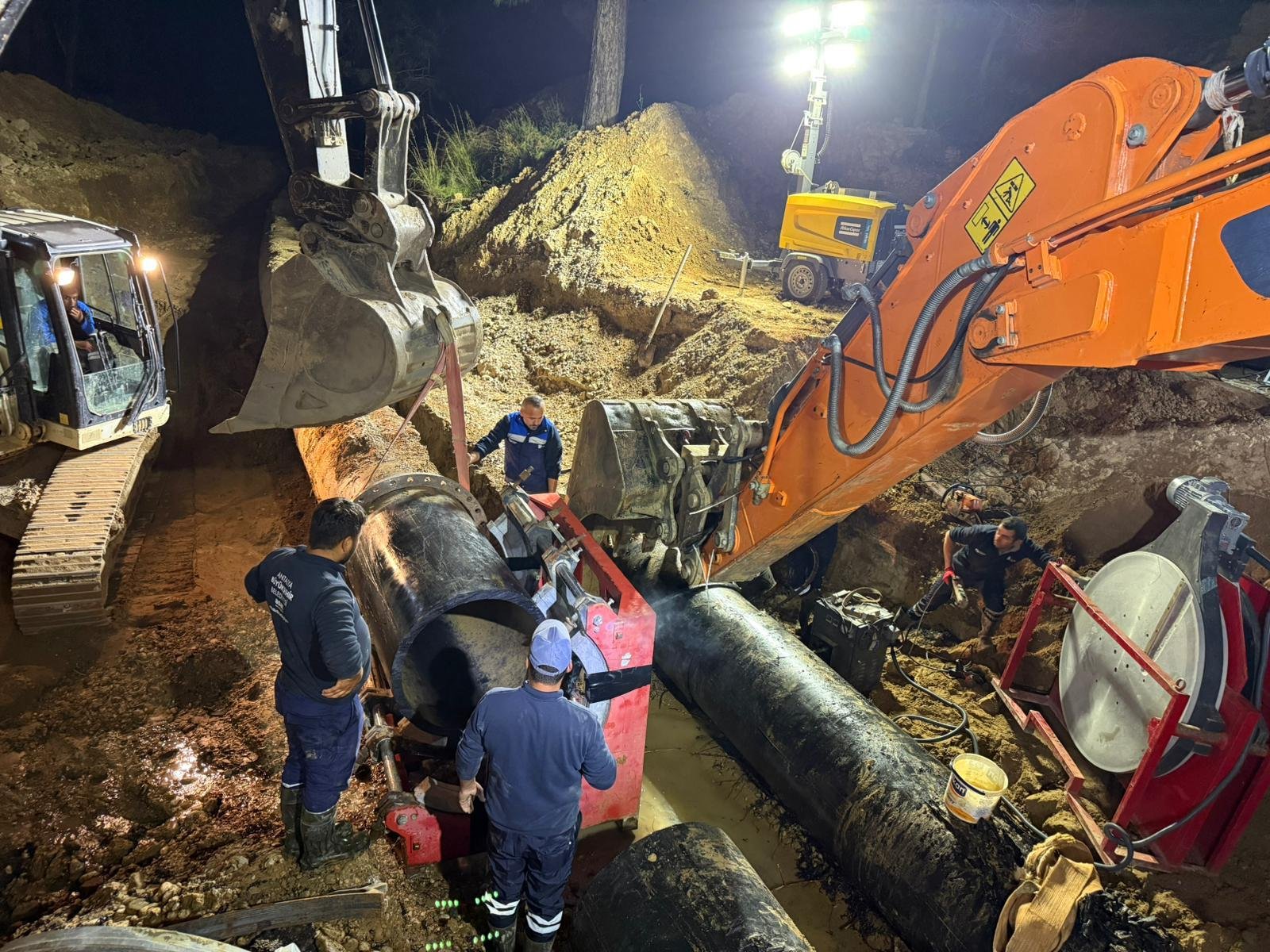 Ilıca ve Çolaklı’da 3 noktada yoğun çalışma Antalya Büyükşehir Belediyesi