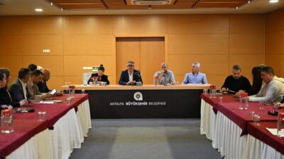 Yapay Resif Projesi’nde son toplantı yapıldı.Yapay resifler 25 Haziran’da denizle