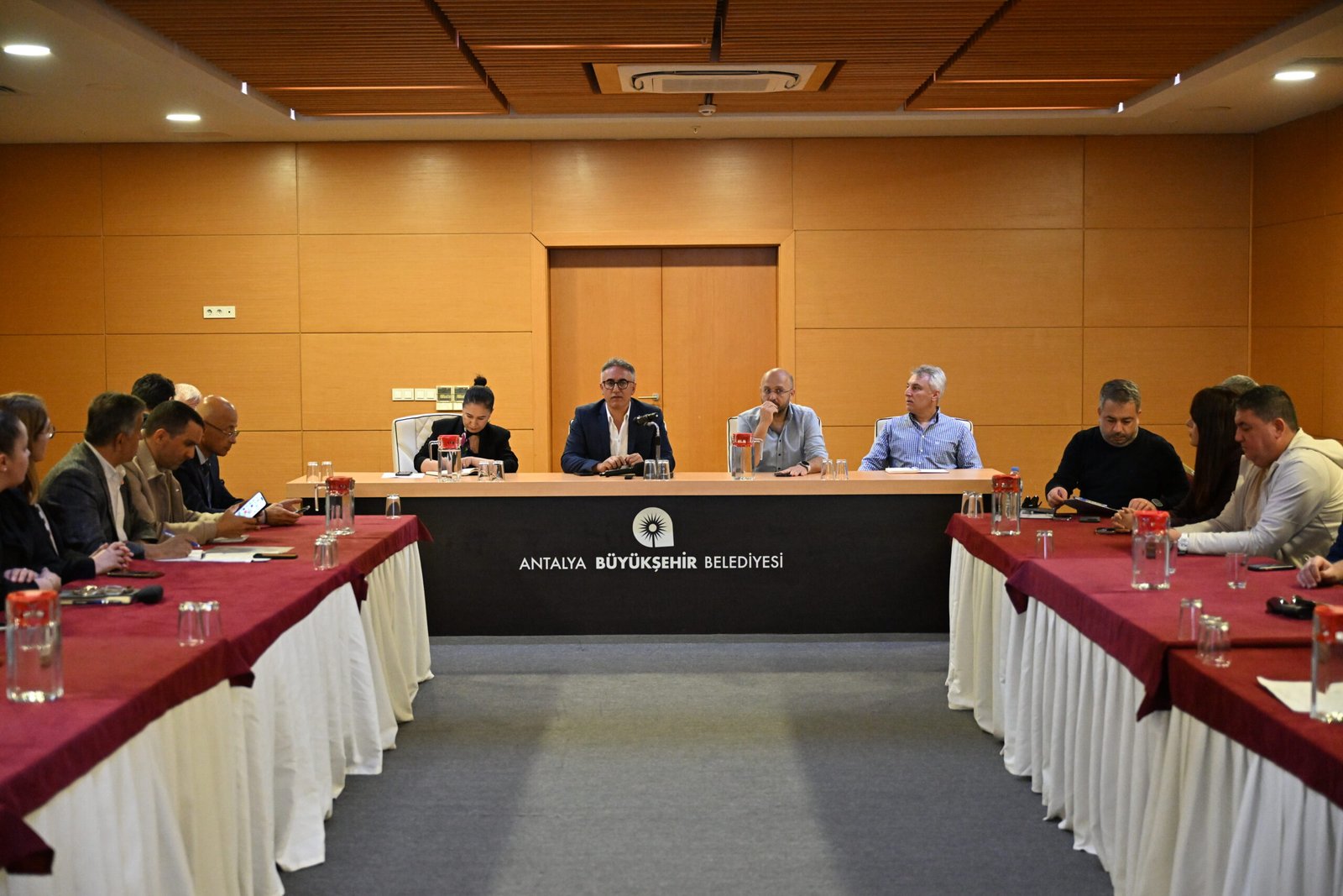 Yapay Resif Projesi’nde son toplantı yapıldı.Yapay resifler 25 Haziran’da denizle