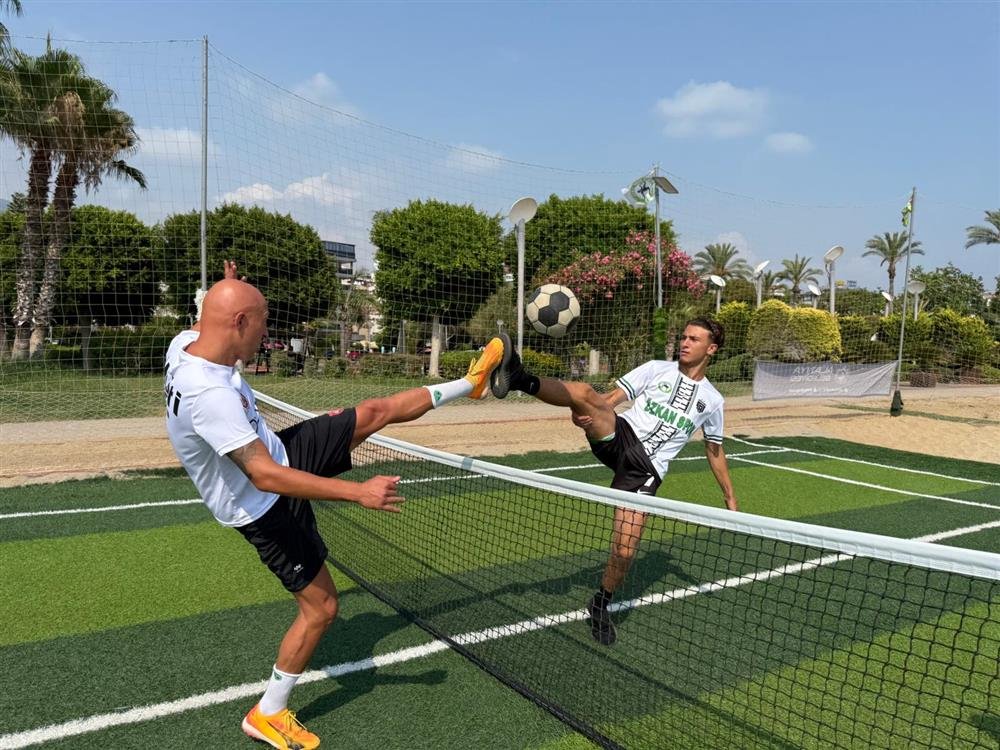 Alanya’da bu yıl 6. kez düzenlenen Geleneksel Alanya Futnet Ayak