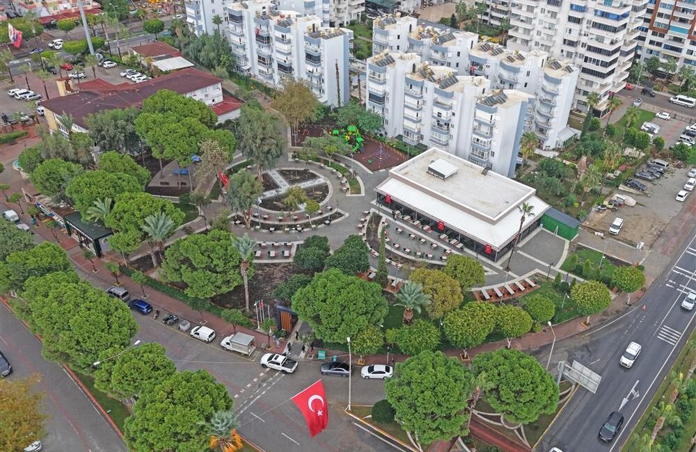 Alanya Belediyesi, Mahmutlar’da eski belediye arazisini baştan sona yenileyerek 450